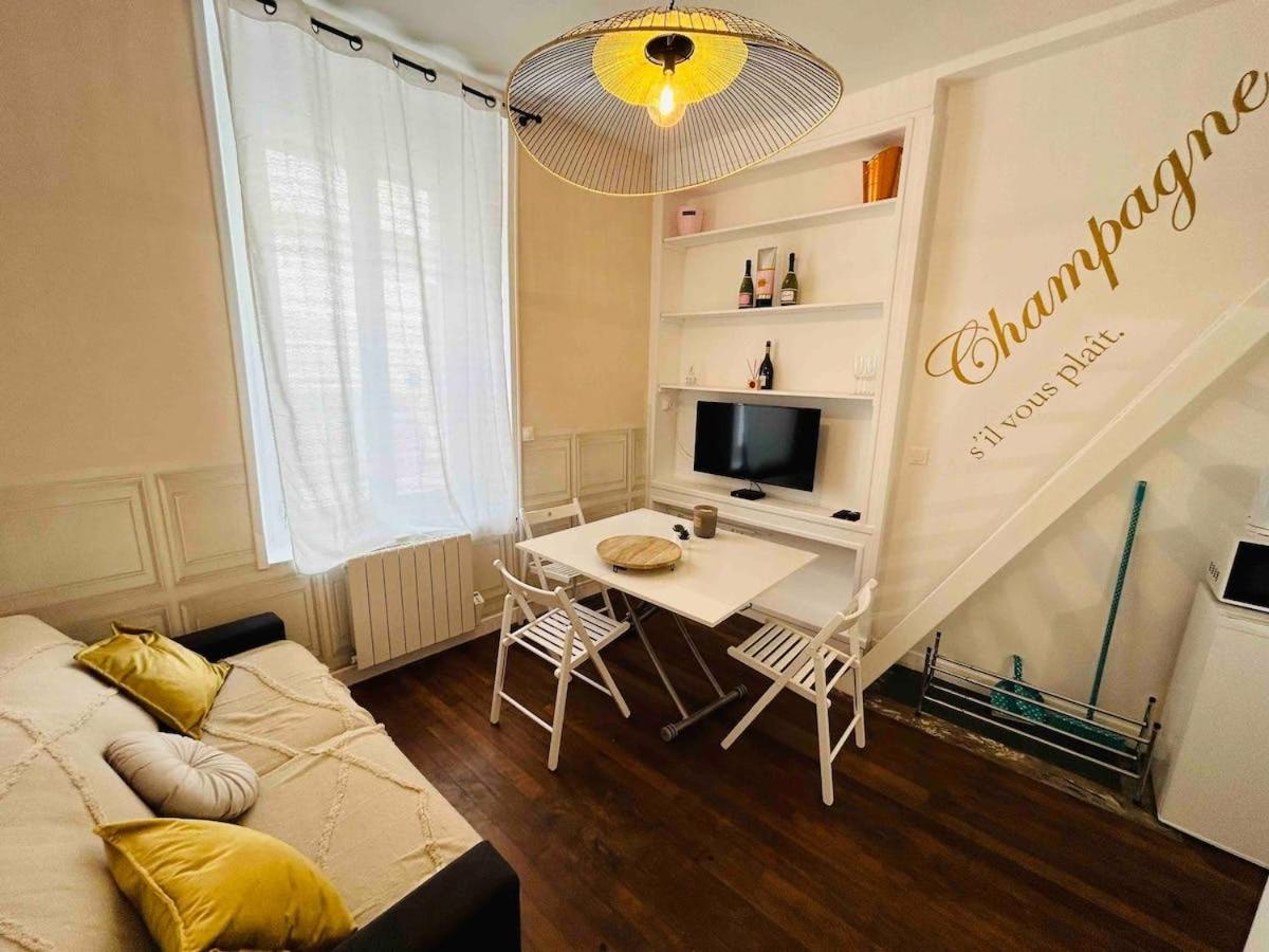 Le Champagne Coquebert Centre-Ville แร็งส์ ภายนอก รูปภาพ